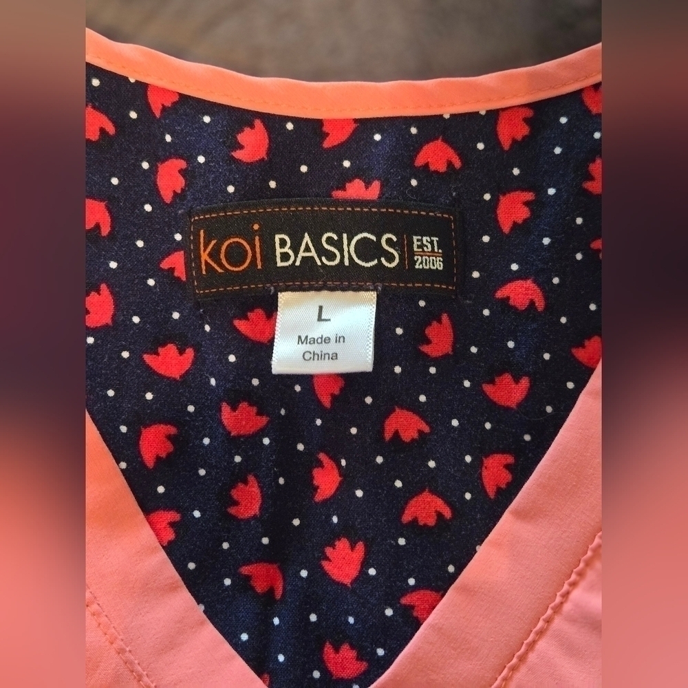 NWOT | Koi Basics | Women's Becca 4-Pocket STRETCH V-Neck Scrub Top | Large - Picture 10 of 12